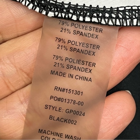 Good American Black and White Cropped Jacket - Picture 5 of 6